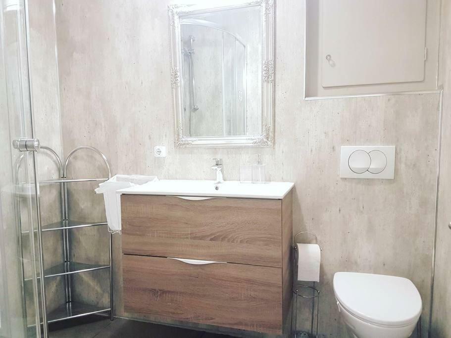 Akureyri Central Rooms エクステリア 写真